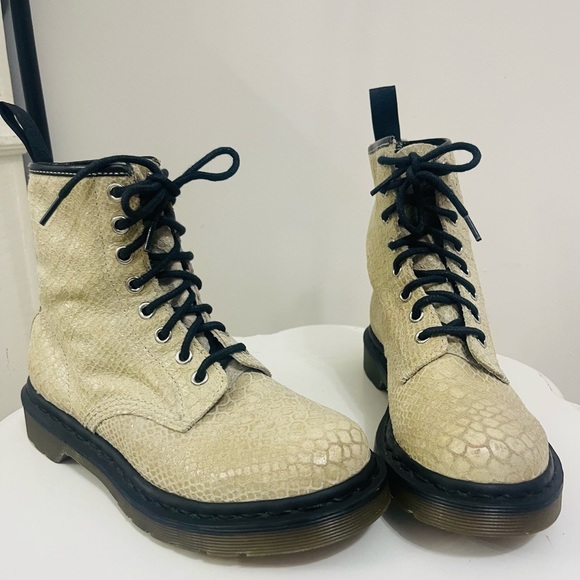 Doc Dr Martens Pascal boots Snake / reptile combat moto size 6 1460 cream - Picture 1 of 7